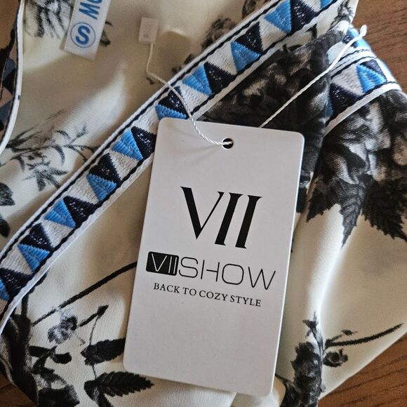 Viishow Floral Print Blouse Top Short Sleeve Geometric Trim Large New - Picture 6 of 7